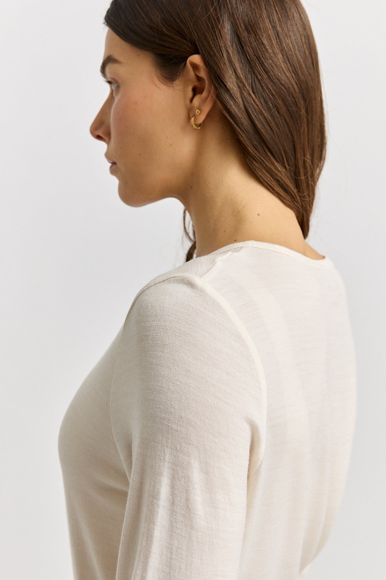 warm white crew merino Tee side image