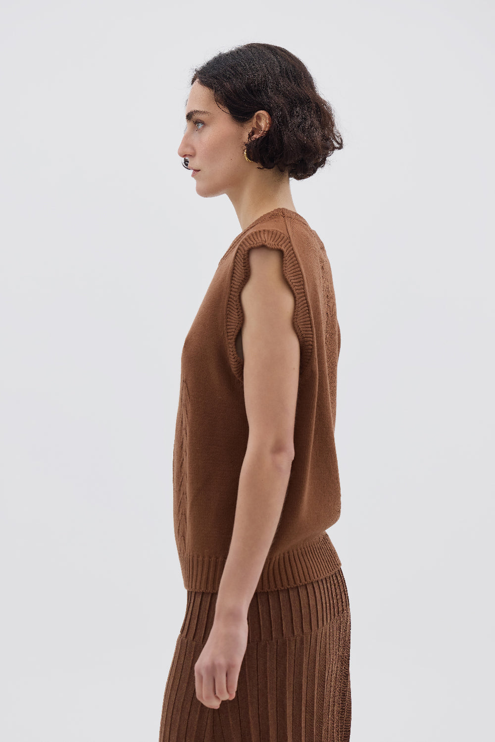 Scallop Vest