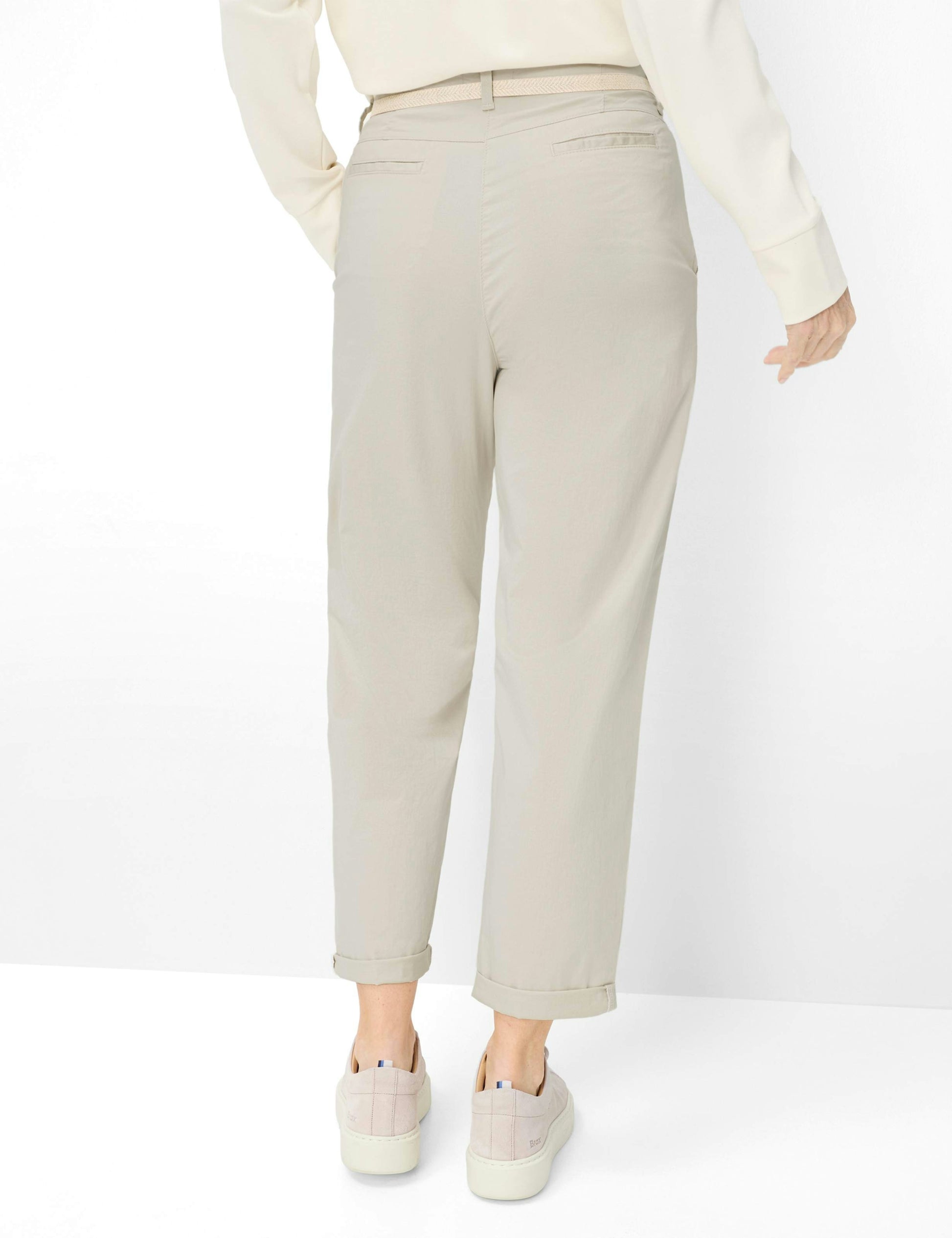 Carrie  Pant
