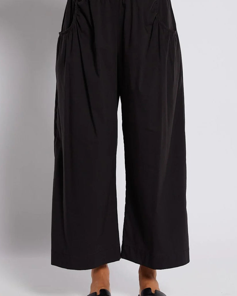 7/8 wide pocketed pant